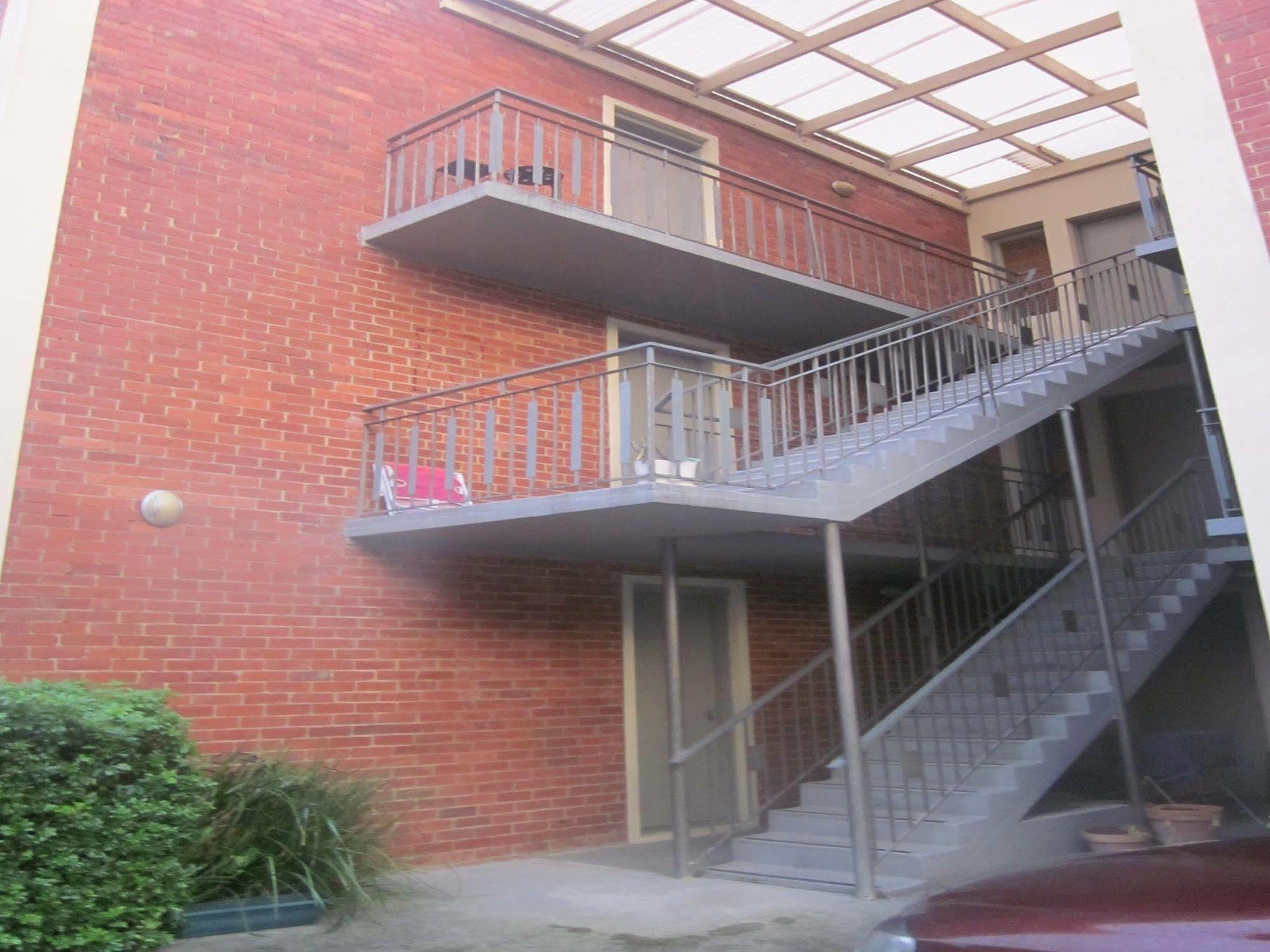 Position Perfect Carlton Apartment Мелбърн Екстериор снимка