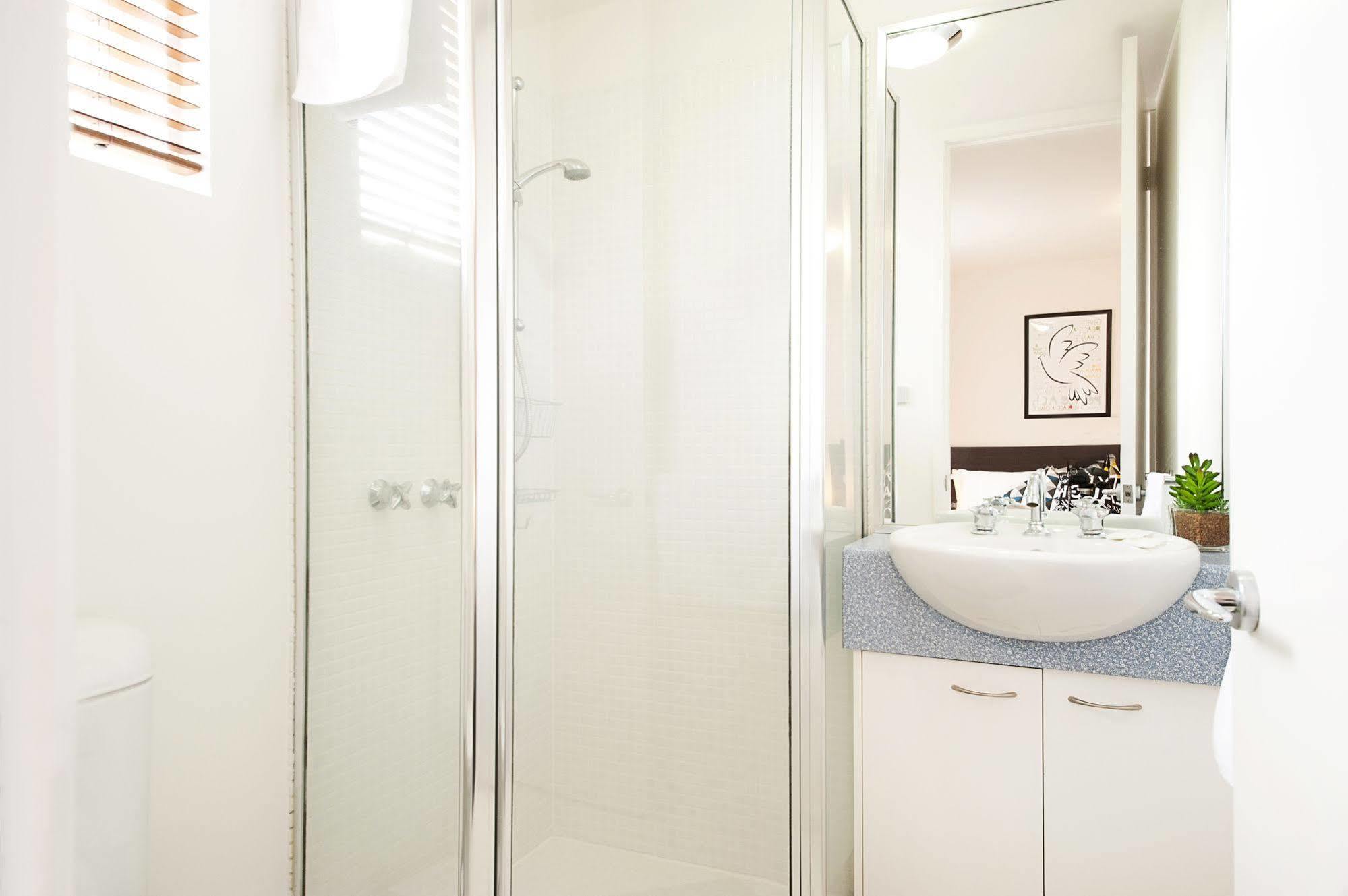 Position Perfect Carlton Apartment Мелбърн Екстериор снимка