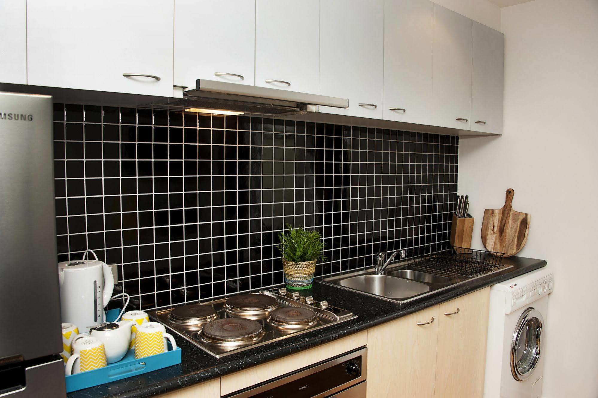 Position Perfect Carlton Apartment Мелбърн Екстериор снимка