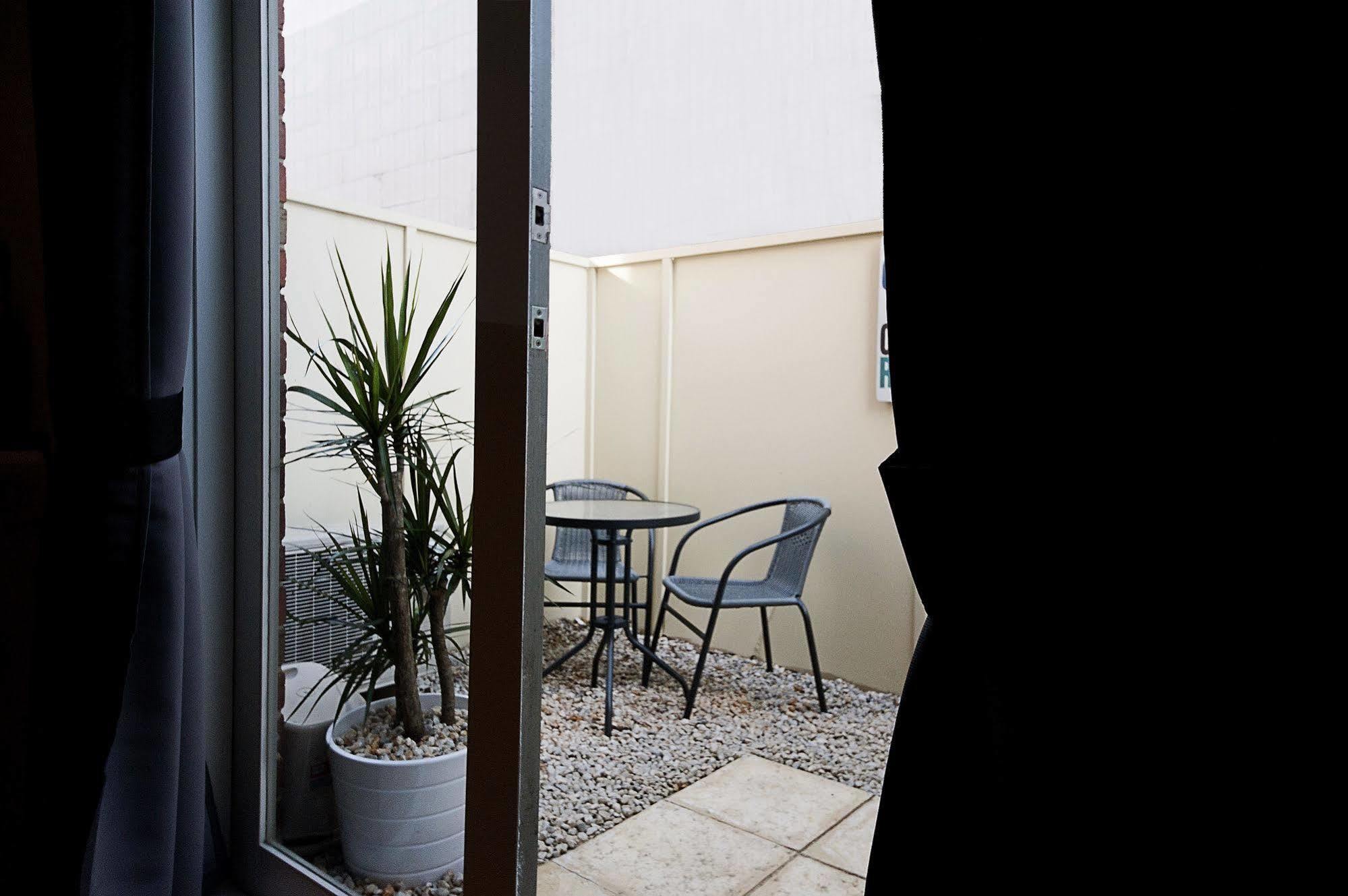 Position Perfect Carlton Apartment Мелбърн Екстериор снимка